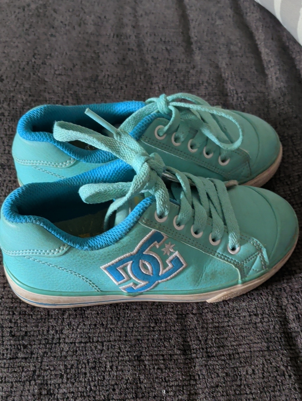 DC Kids Turquoise Lace-Up Sneakers with Blue Lining